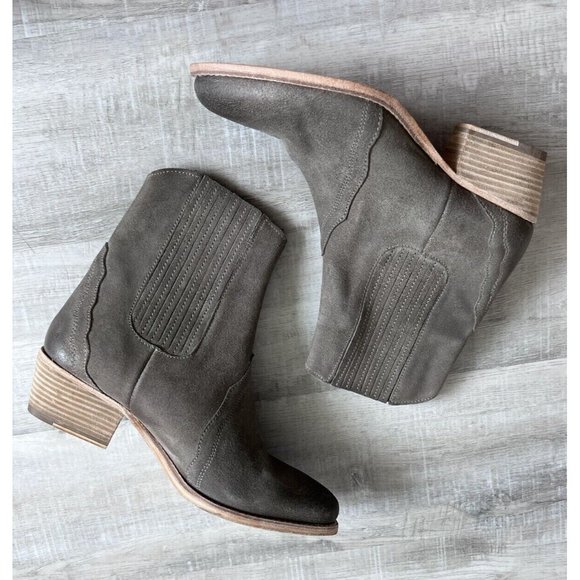 NEW Free People Frontier Chelsea Leather Boots in Washed Taupe (Size 37/US 6.5) - Picture 4 of 8